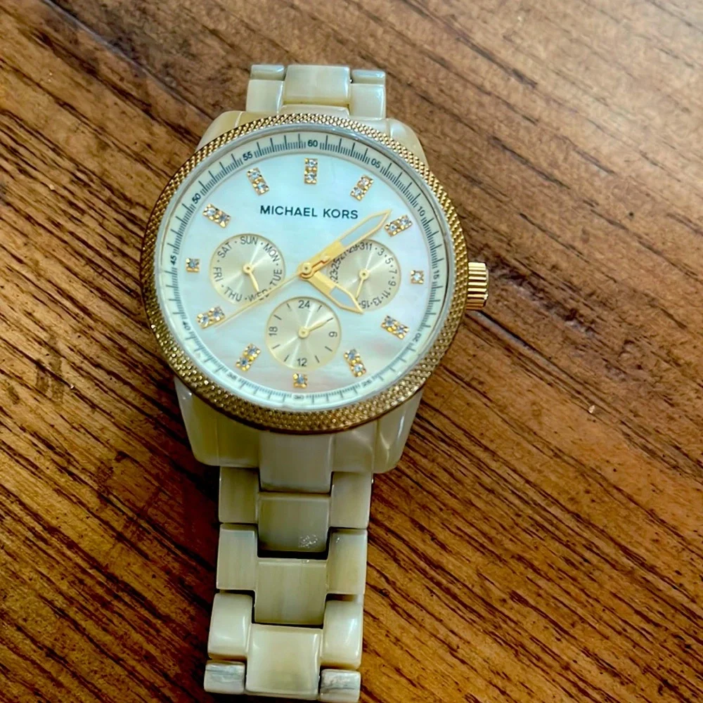 STUNNING MICHAEL KORS Horn Jet Watch | Chronograph | Preloved | small wrist - Picture 5 of 9